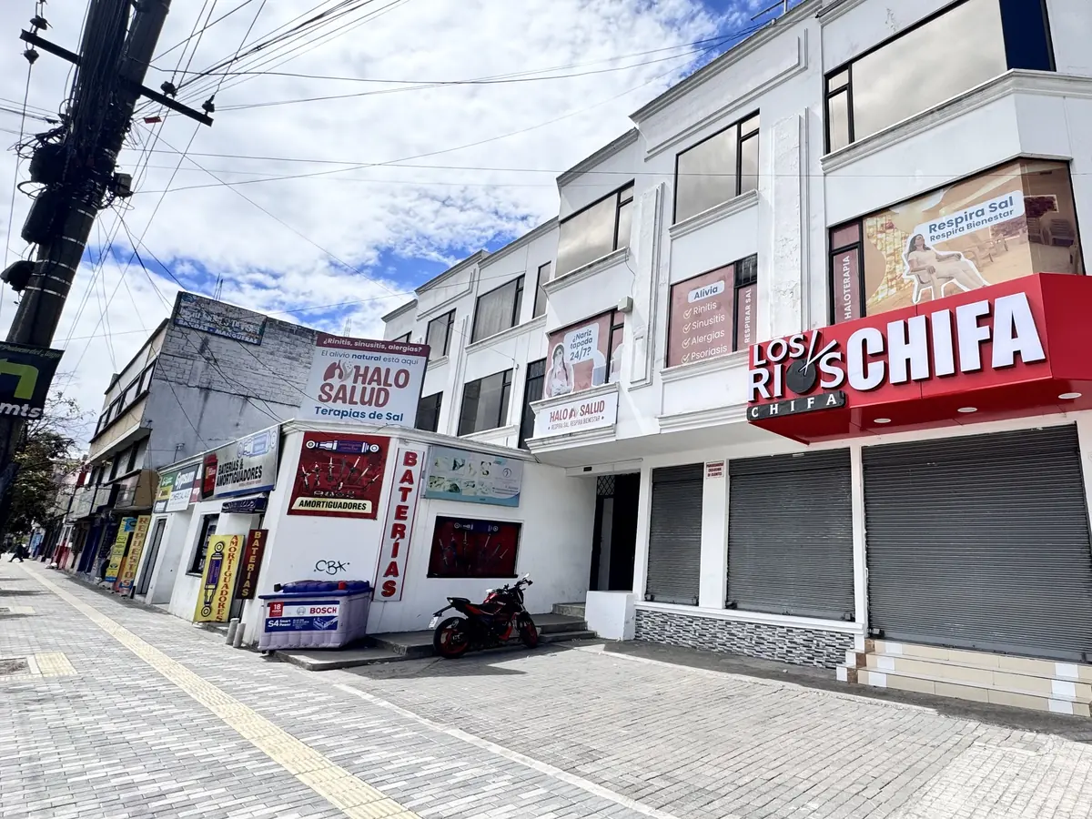 Fachada de HaloSalud Sur en la Ciudadela Atahualpa, sur de Quito